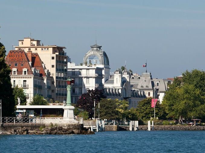 Evian les bains et le lac leman Evian les bains et le lac leman